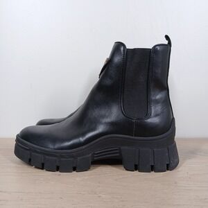 Guess Hestia Boots Women 9 Black Leather Ankle Lug Sole Pull On Platform Chunky